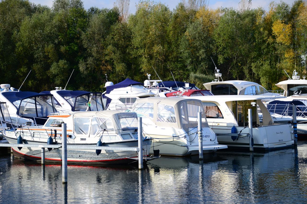 Luxstay Werder Kolonie Zern Dış mekan fotoğraf